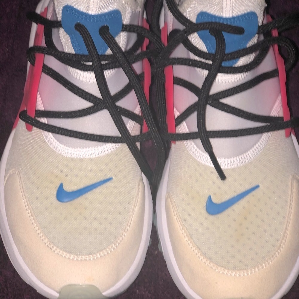 Slightly worn - Picture 2 of 6